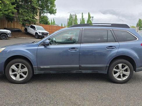 Used 2014 Subaru Outback 2.5i Limited w/ Moonroof Package AWD/4WD image 6
