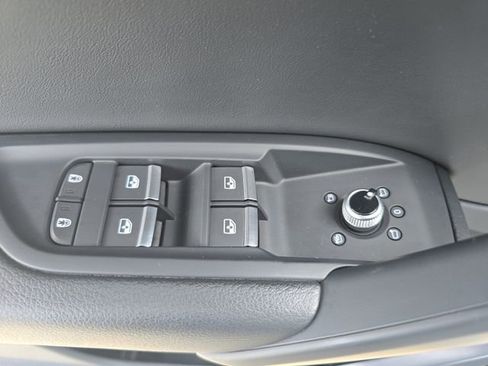 Used 2023 Audi Q5 Premium w/ Convenience Package AWD/4WD image 31