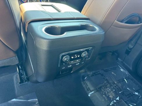 Certified 2024 Chevrolet Suburban High Country w/ Advanced Technology Package image 24