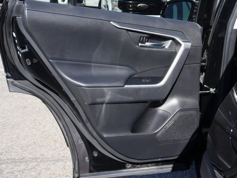 Used 2022 Toyota RAV4 XLE image 30