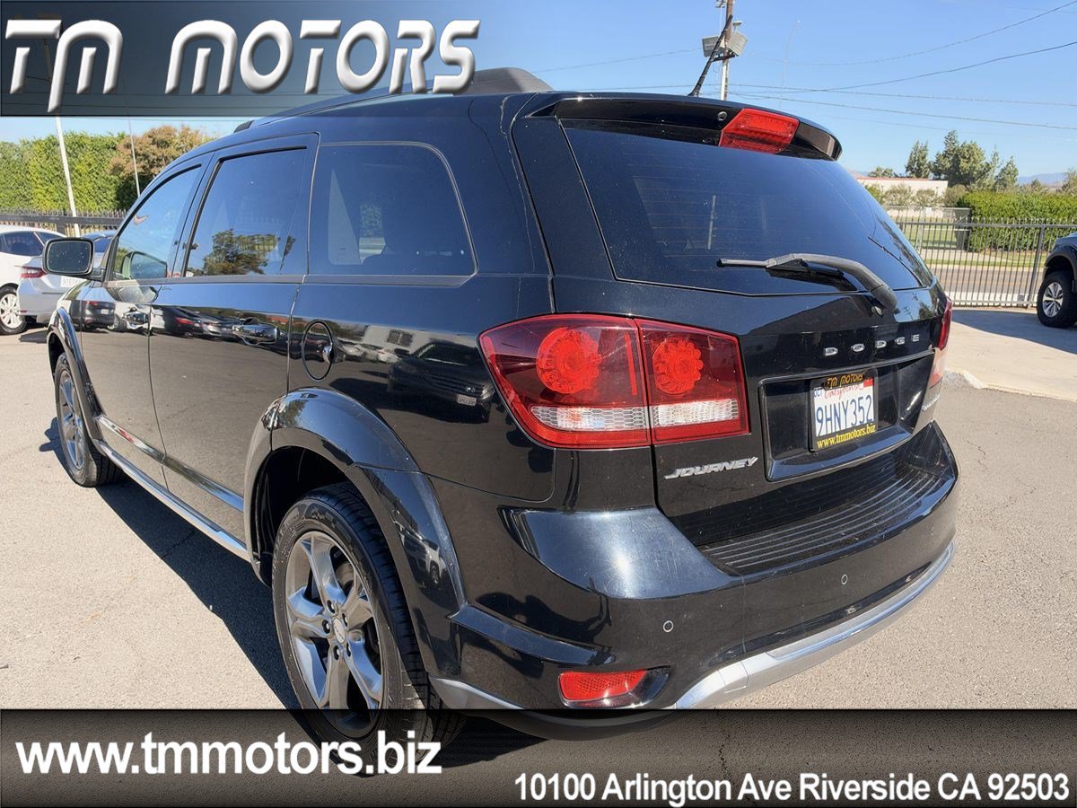 Used 2017 Dodge Journey Crossroad w/ Rear Seat Video Group I FWD image 4