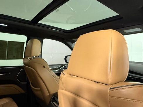 Certified 2022 Cadillac Escalade Premium Luxury image 30