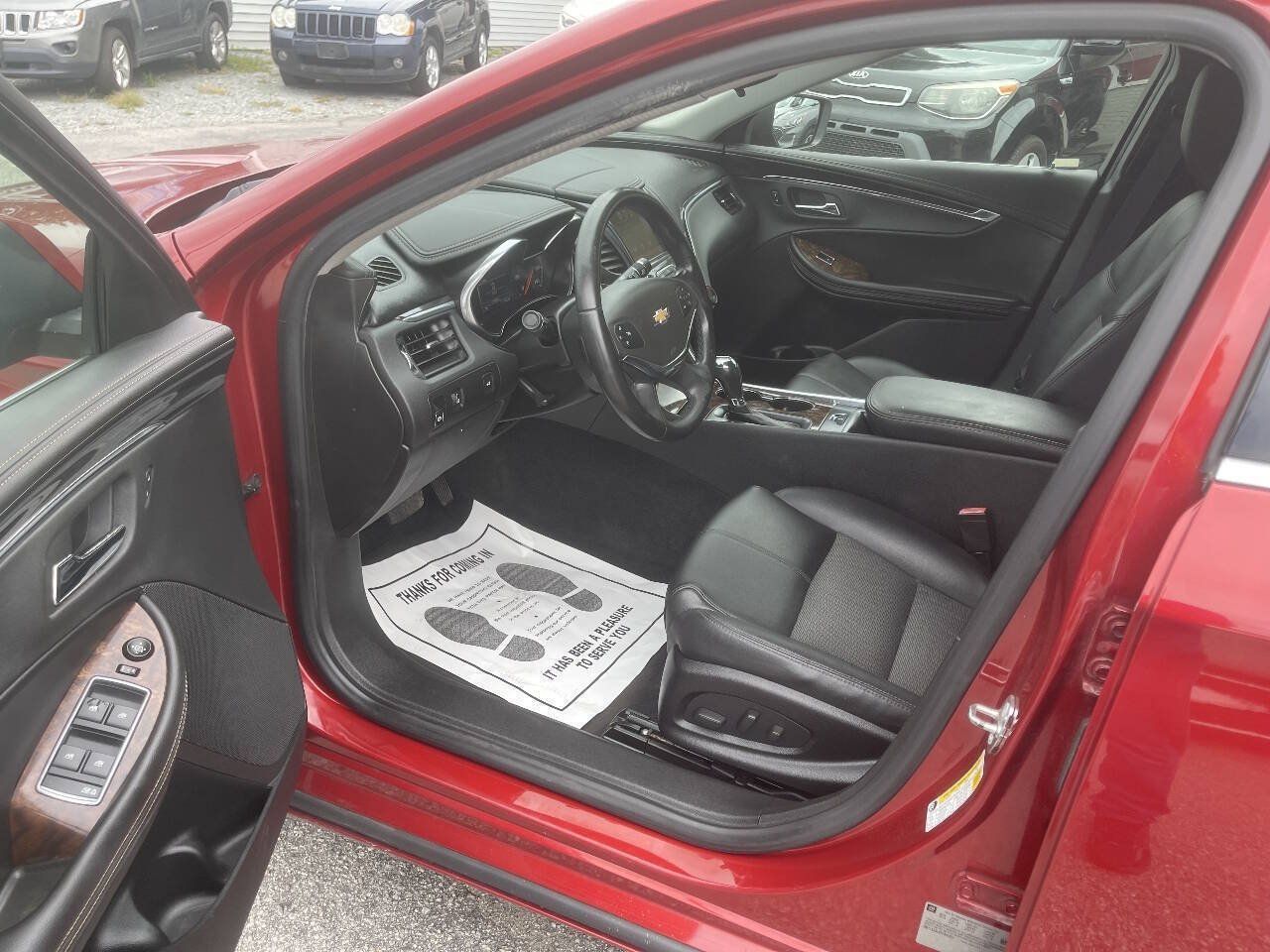Used 2015 Chevrolet Impala LT FWD image 9