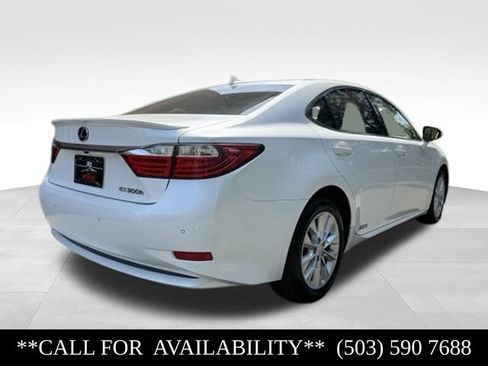 Used 2013 Lexus ES 300h w/ Luxury Pkg FWD image 5