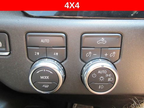 Certified 2025 GMC Sierra 1500 Elevation AWD/4WD image 30