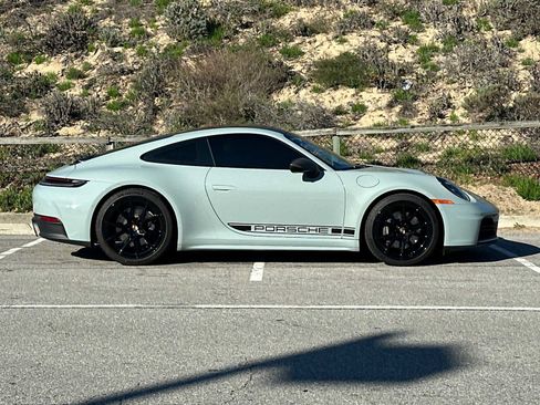 Certified 2025 Porsche 911 Carrera image 9