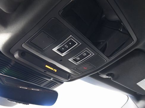 Certified 2025 Land Rover Range Rover Evoque Dynamic SE image 33