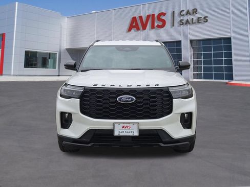 Used 2025 Ford Explorer ST-Line w/ ST-Line Street Pack AWD/4WD image 2