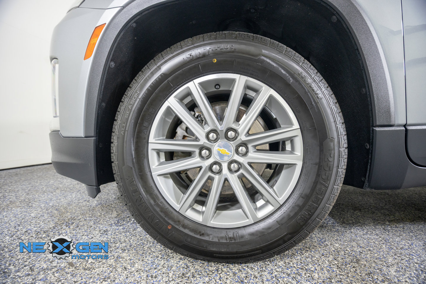 Used 2023 Chevrolet Traverse LT w/ LPO, Floor Liner Package AWD/4WD image 49