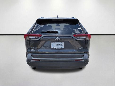 Used 2019 Toyota RAV4 XLE FWD image 5