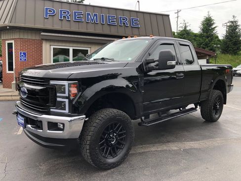 Used 2018 Ford F250 XLT w/ XLT Value Package AWD/4WD image 9