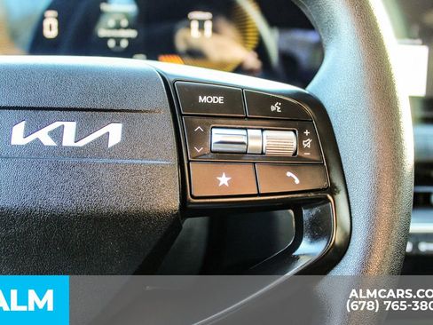 Used 2025 Kia K4 LXS image 24