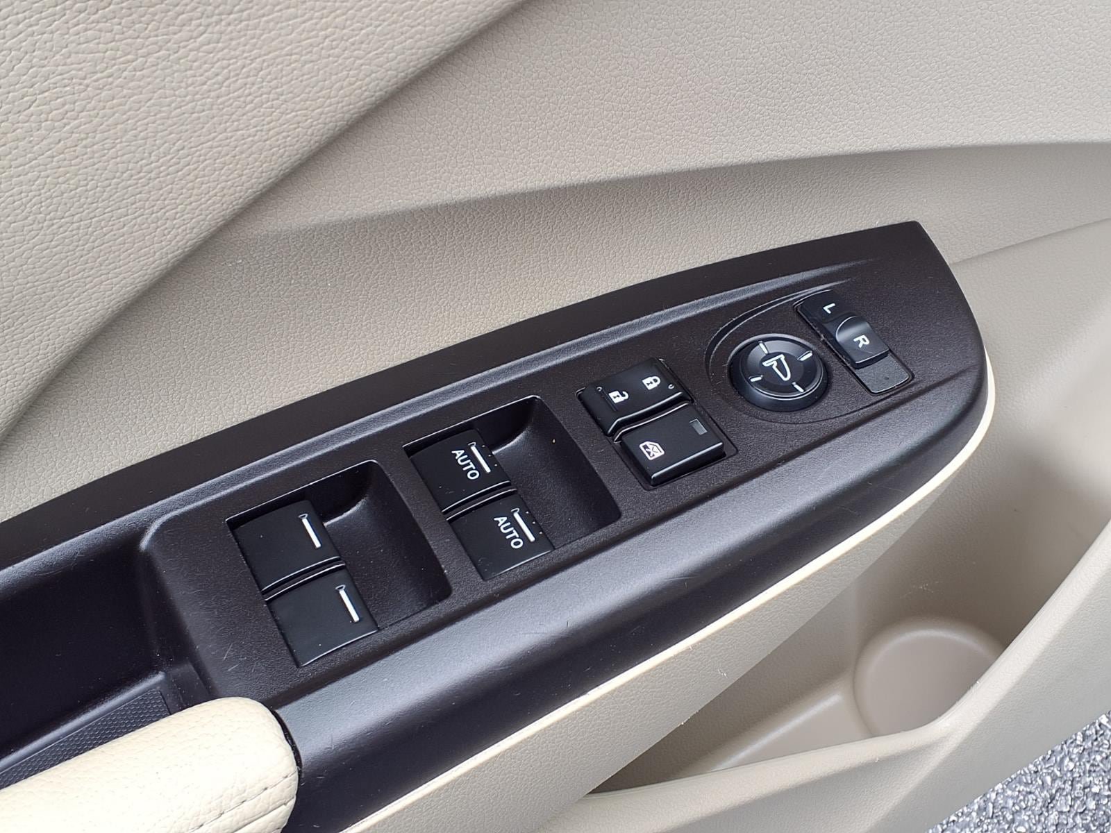 Used 2013 Acura RDX w/ Technology Package AWD/4WD image 17