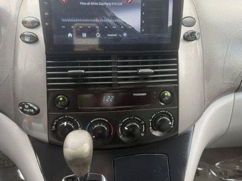 Used 2008 Toyota Sienna CE FWD image 16