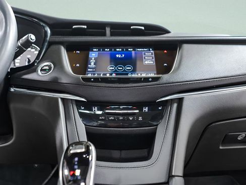 Used 2023 Cadillac XT6 Luxury image 15