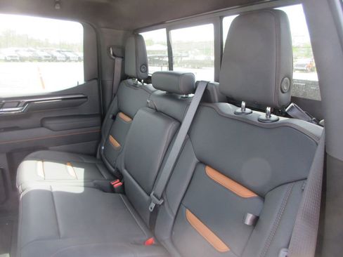 New 2026 GMC Sierra 1500 AT4 w/ AT4 Premium Package AWD/4WD image 16