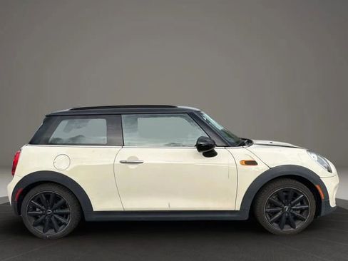 Used 2015 MINI Cooper 2-Door Hardtop image 6