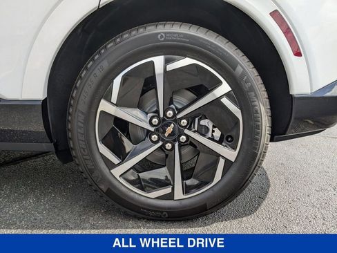 New 2025 Chevrolet Equinox EV LT image 10