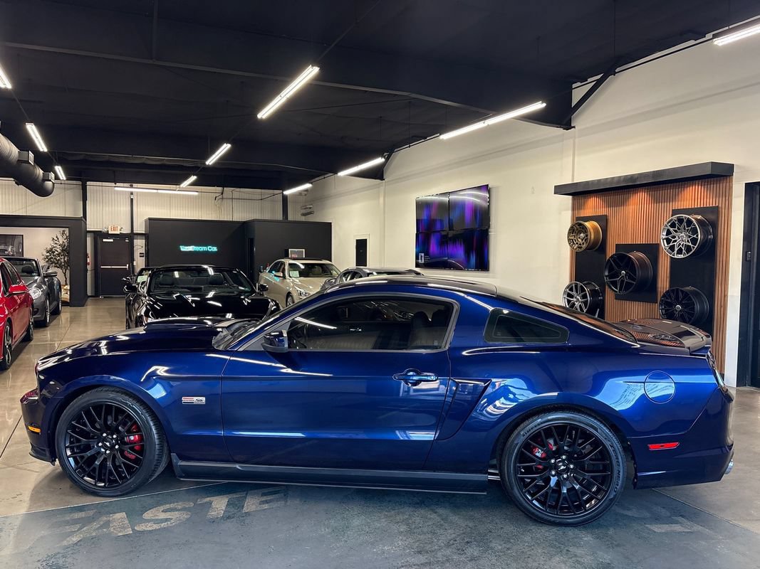 Used 2010 Ford Mustang GT Premium RWD image 6