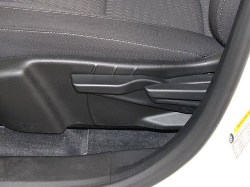 Used 2025 Chevrolet Equinox LT FWD image 19