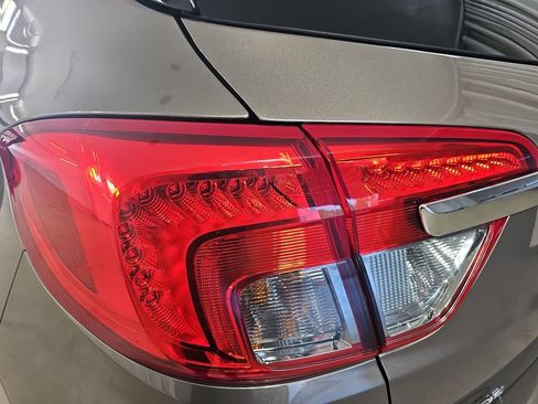 Used 2017 Buick Envision Essence AWD/4WD image 39