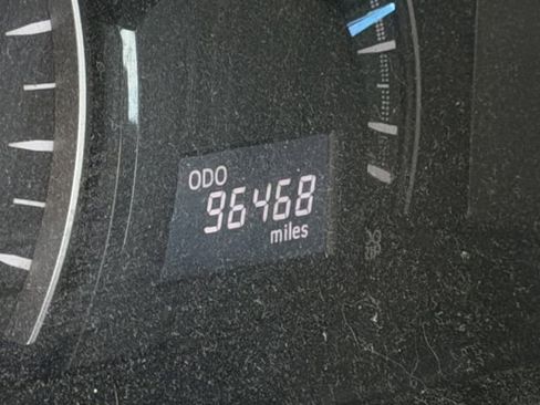 Used 2014 Toyota Camry LE FWD image 9