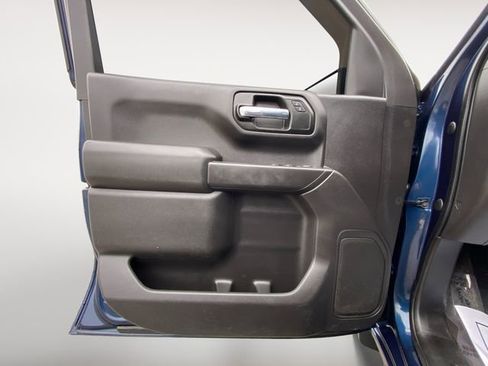 Used 2020 Chevrolet Silverado 1500 Custom w/ Custom Value Package image 16