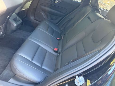 Used 2025 Volvo V60 B5 Cross Country Plus image 35
