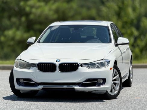 Used 2018 BMW 320i xDrive Sedan AWD/4WD image 2