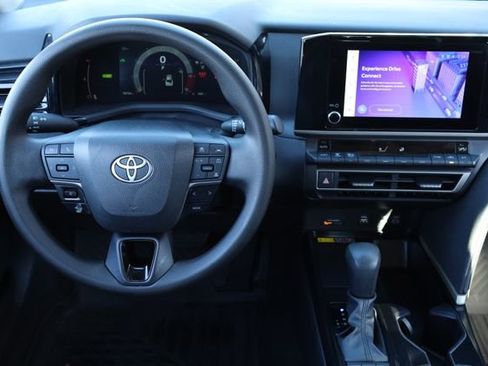 Used 2025 Toyota Camry LE image 12