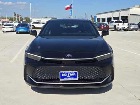 Used 2025 Toyota Crown Nightshade image 9