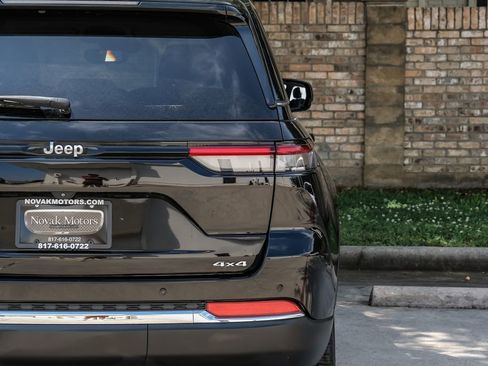 Used 2022 Jeep Grand Cherokee Limited image 60