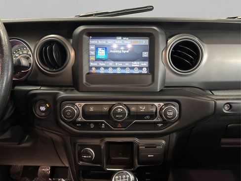 Used 2022 Jeep Wrangler Unlimited Sport image 17