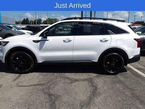 Used 2023 Kia Sorento S w/ Panoramic Sunroof Package AWD/4WD image 4
