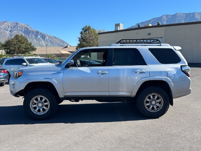 Used 2016 Toyota 4Runner SR5 Premium AWD/4WD image 6