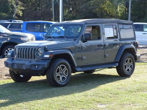 Used 2020 Jeep Wrangler Unlimited Sport image 2