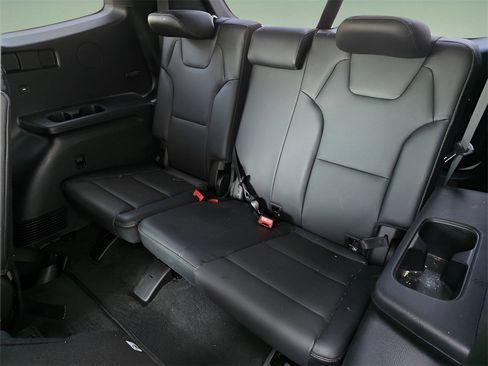 Used 2025 Kia Telluride AWD image 16