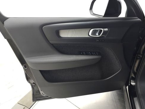 Certified 2024 Volvo XC40 B5 Core AWD/4WD image 15