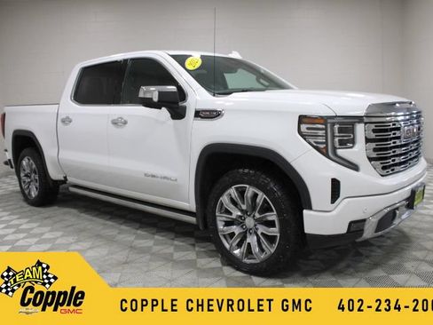 Used 2023 GMC Sierra 1500 Denali w/ Denali Reserve Package AWD/4WD image 1