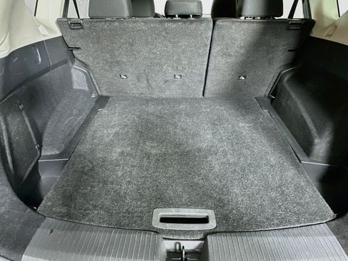 Used 2025 Nissan Rogue SV AWD/4WD image 27