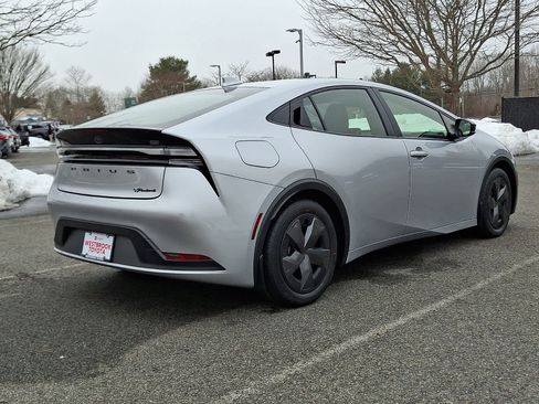 Used 2024 Toyota Prius Prime SE image 5