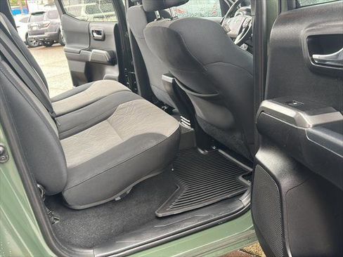 Certified 2021 Toyota Tacoma TRD Off-Road w/ Technology Package image 15
