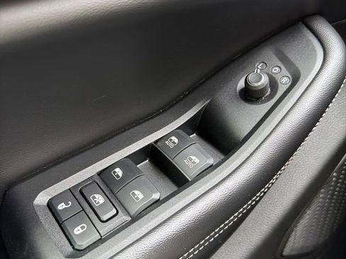 Certified 2024 Jeep Grand Cherokee L Limited w/ Luxury Tech Group II image 7