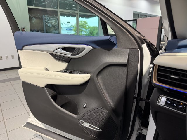 Used 2025 Buick Envision Avenir AWD/4WD image 26
