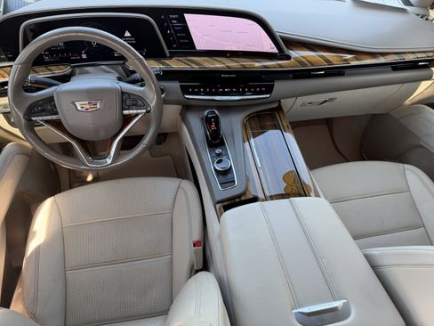 Used 2021 Cadillac Escalade ESV Sport Platinum image 13