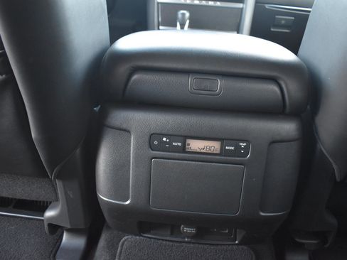 Used 2024 Nissan Armada SV image 49