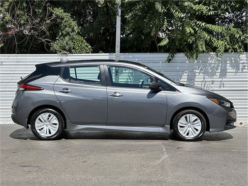 Used 2025 Nissan Leaf S FWD image 9