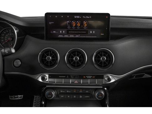 Used 2022 Kia Stinger GT1 image 7