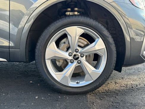 Certified 2025 Audi Q5 2.0T Premium image 8