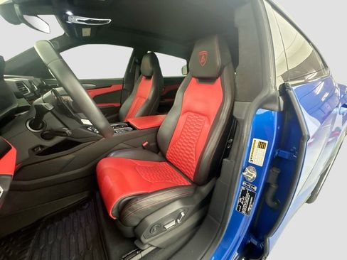 Used 2022 Lamborghini Urus AWD/4WD image 22